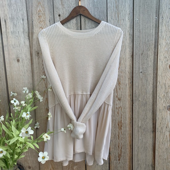 Black Swan Flowy Sweater. - Picture 1 of 8